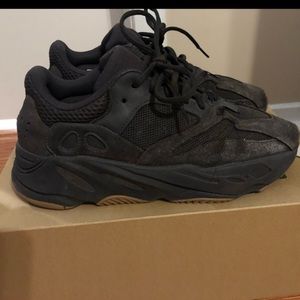 Yeezy 700 Shoes